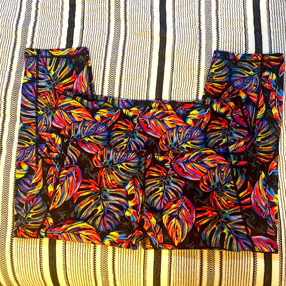 CVG Tropic like it’s Hot capris XL excellent condition gently used